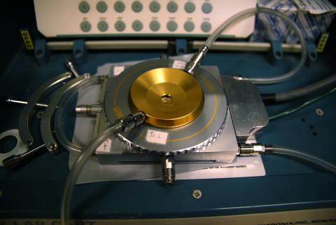 raman_-_high_temperature_chamber_1.jpg